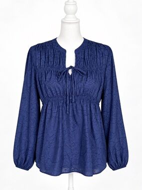 Mason & Belle Navy For loral Textured Blouse Size Medium NWT